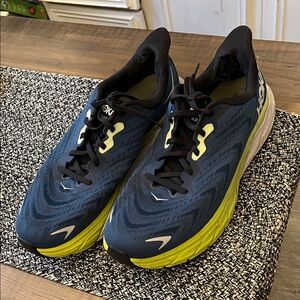 Hoka Arahi 6 Navy and Lime Athletic Shoes Men Size 11D